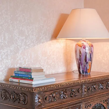 Cozy Classic With Parking In Center Apartamento *