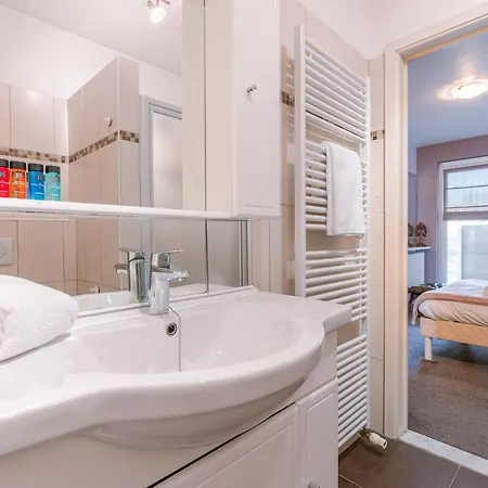 Cozy Classic With Parking In Center Apartamento *
